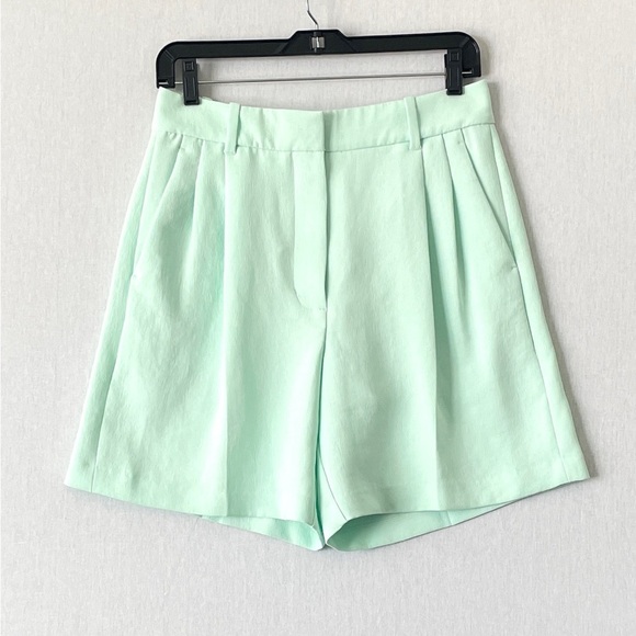 ARITZIA Wilfred The Effortless 7” Short - Picture 2 of 9